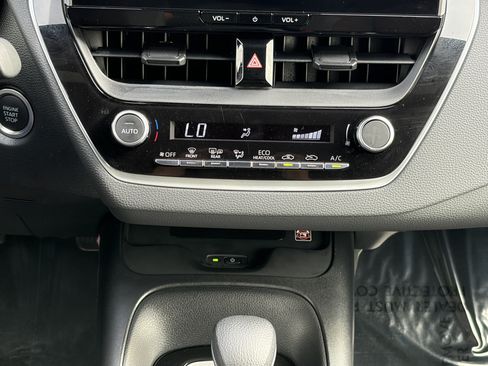 Certified 2026 Toyota Corolla SE w/ SE Package FWD image 14