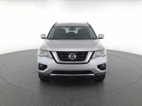 Used 2019 Nissan Pathfinder SV FWD image 2