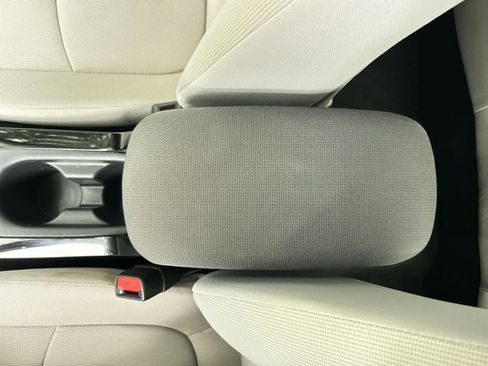 Used 2021 Toyota Corolla LE w/ LE Convenience Package FWD image 21