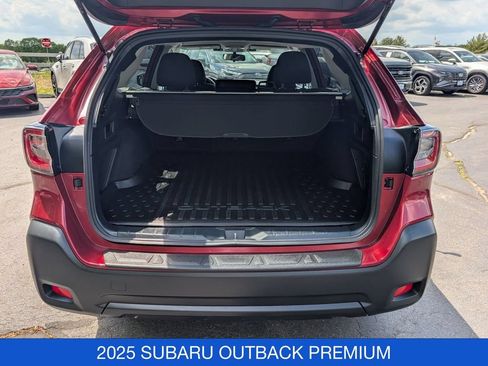 Used 2025 Subaru Outback Premium AWD/4WD image 28