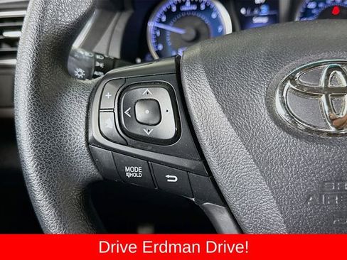 Used 2017 Toyota Camry LE FWD image 13