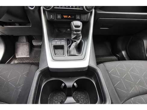 Used 2019 Toyota RAV4 XLE w/ Convenience Package FWD image 28