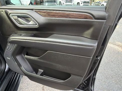 Used 2022 Chevrolet Tahoe LT w/ LT Signature Plus Package image 16