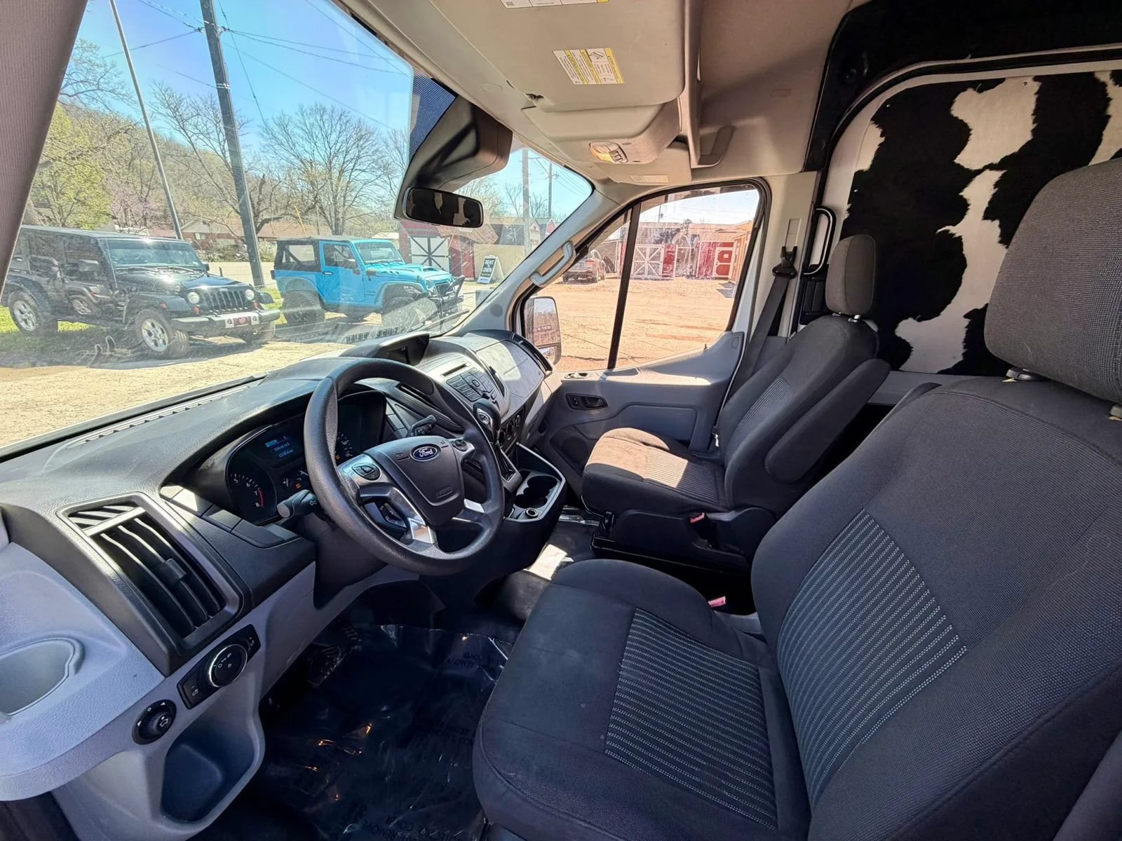 Used 2019 Ford Transit 250 148 Medium Roof w/ Interior Upgrade Package RWD image 9