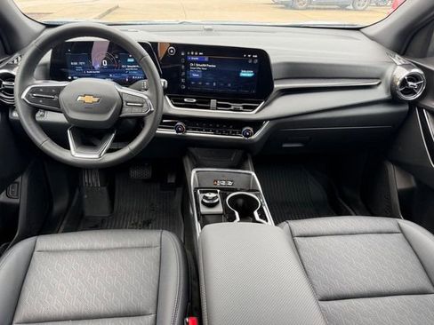 Used 2026 Chevrolet Equinox LT w/ Convenience Package II image 9