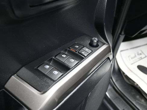 Used 2021 Toyota Tacoma SR5 w/ Technology Package AWD/4WD image 11