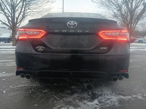Used 2018 Toyota Camry XSE image 10