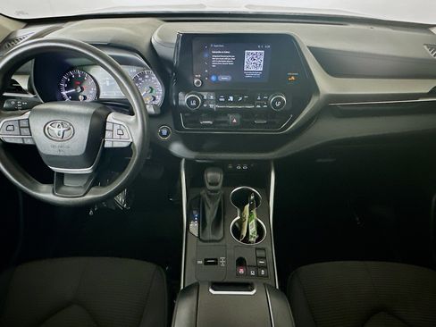 Used 2023 Toyota Highlander L FWD image 27
