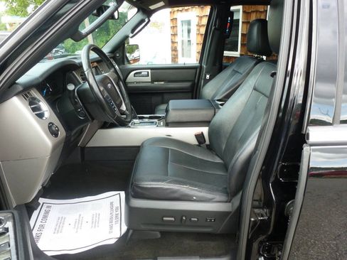 Used 2017 Ford Expedition Limited w/ Equipment Group 301A AWD/4WD image 21