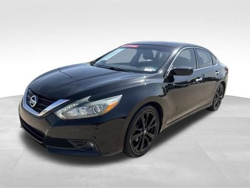 Used 2017 Nissan Altima 2.5 SR w/ Midnight Edition Package FWD image 6