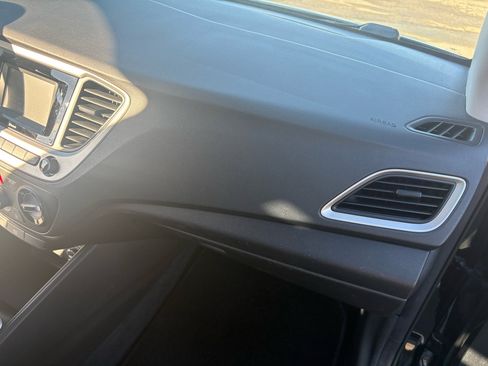 Used 2019 Hyundai Accent SE image 31