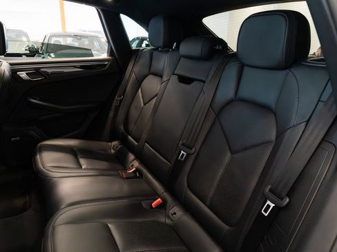 Used 2020 Porsche Macan S AWD/4WD image 21