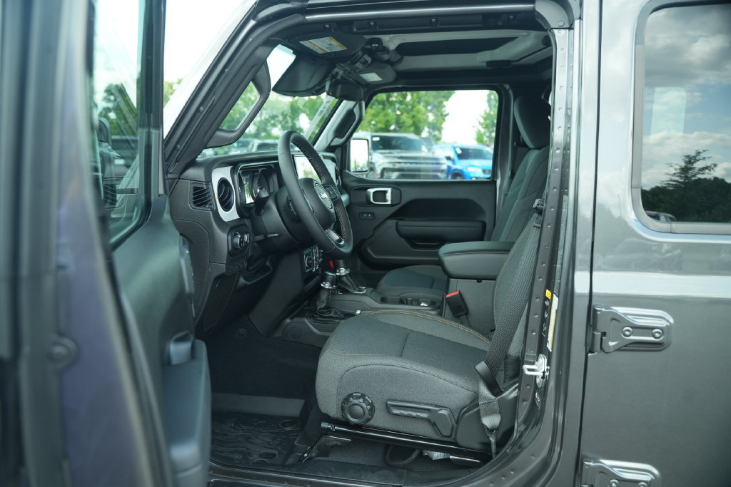 New 2026 Jeep Gladiator Sport AWD/4WD image 10