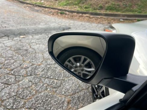 Used 2021 Toyota C-HR XLE image 12