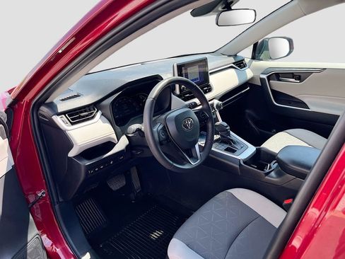 Used 2025 Toyota RAV4 XLE w/ Convenience Package AWD/4WD image 9