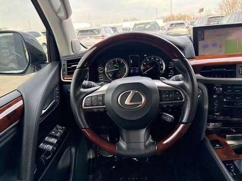 Used 2021 Lexus LX 570 4WD w/ Luxury Package image 14