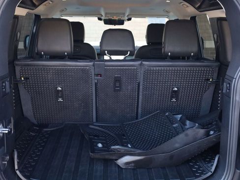 Used 2020 Land Rover Defender 110 S image 12