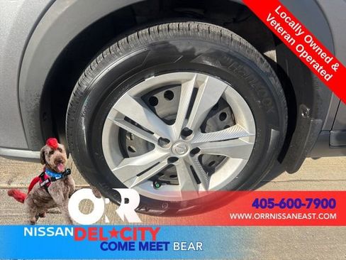 Used 2023 Nissan Kicks S image 9