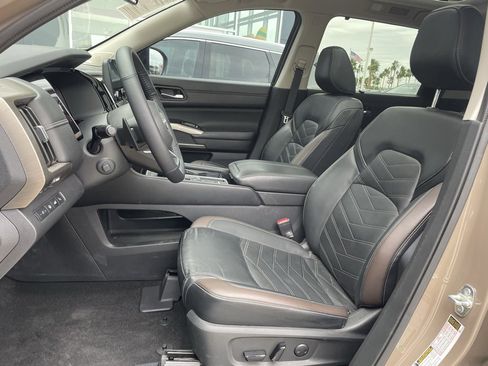 Certified 2024 Nissan Pathfinder Platinum w/ Cargo Package image 11