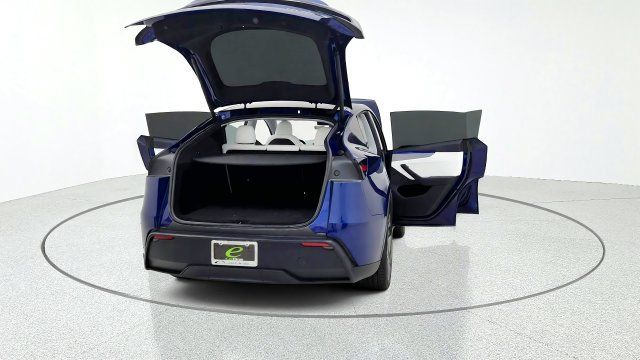 Used 2026 Tesla Model Y AWD image 18