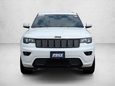 Used 2018 Jeep Grand Cherokee Altitude image 2