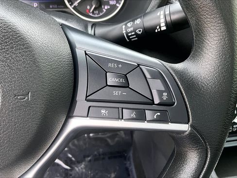 Used 2025 Nissan Sentra SV FWD image 25