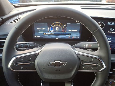 New 2026 Chevrolet Traverse LT image 9