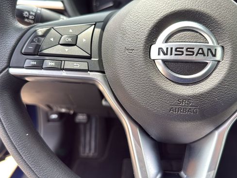 Used 2022 Nissan Altima 2.5 S FWD image 11
