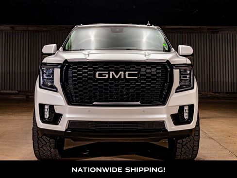Used 2024 GMC Yukon XL Denali image 4
