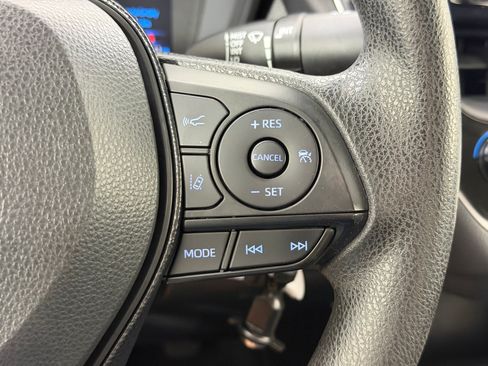 Used 2020 Toyota Corolla LE FWD image 26
