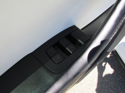 Used 2021 Tesla Model Y Long Range AWD/4WD image 15
