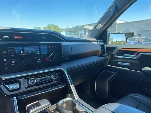 Used 2023 GMC Sierra 1500 Denali AWD/4WD image 11