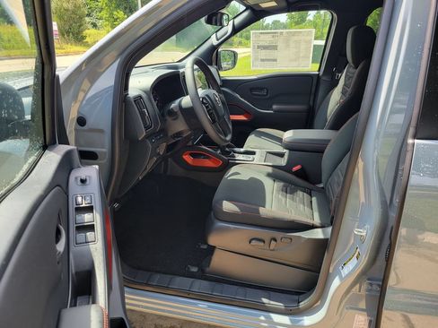 New 2026 Nissan Frontier PRO-4X w/ Pro-4x Convenience Package AWD/4WD image 10