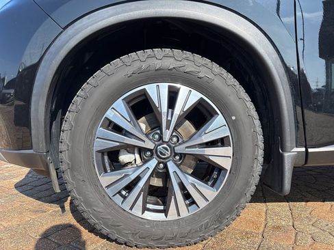 Used 2021 Nissan Rogue SV image 9