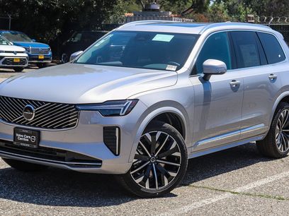 New 2025 Volvo XC90 B5 Core w/ Protection Package Premier