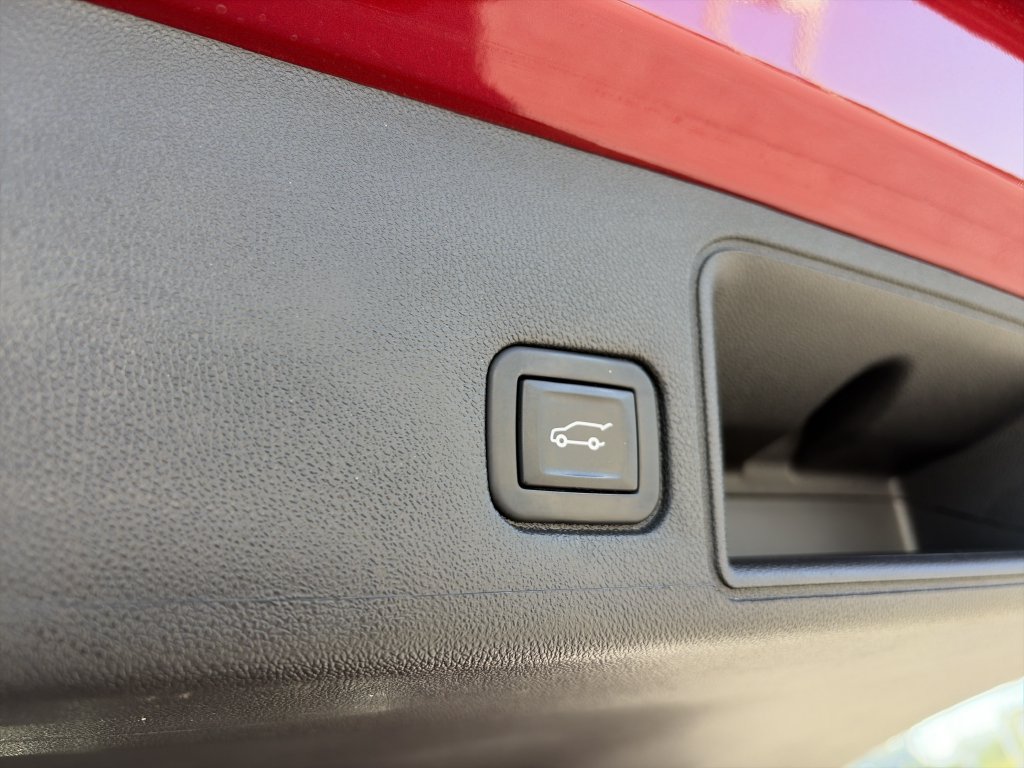 Used 2022 GMC Terrain SLE w/ Driver Convenience Package FWD image 29