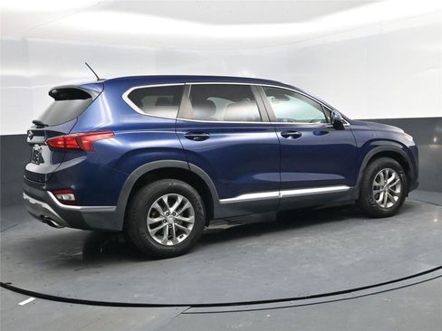 Used 2019 Hyundai Santa Fe SE image 4