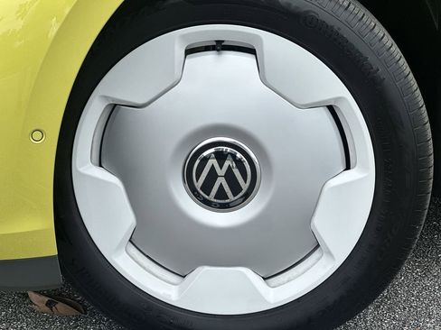 New 2025 Volkswagen ID. Buzz 1st Edition image 10