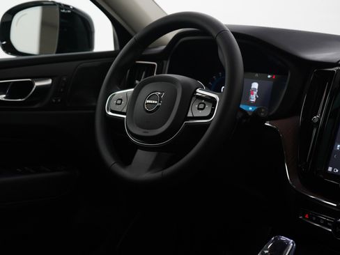 Used 2023 Volvo XC60 B6 Ultimate w/ Climate Package image 12