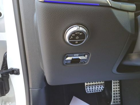 Certified 2026 Mercedes-Benz GLC 300 4MATIC image 17