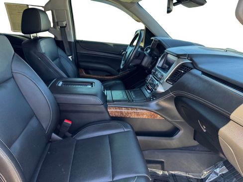 Used 2020 Chevrolet Suburban Premier image 15