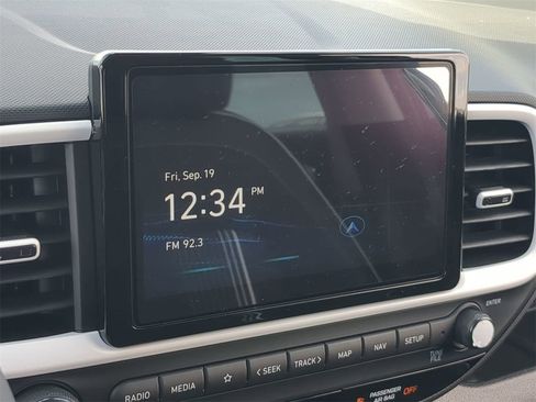 New 2025 Hyundai Venue Limited image 24