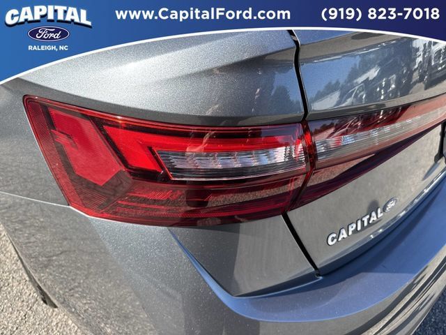 Used 2025 Volkswagen Jetta SE FWD image 15