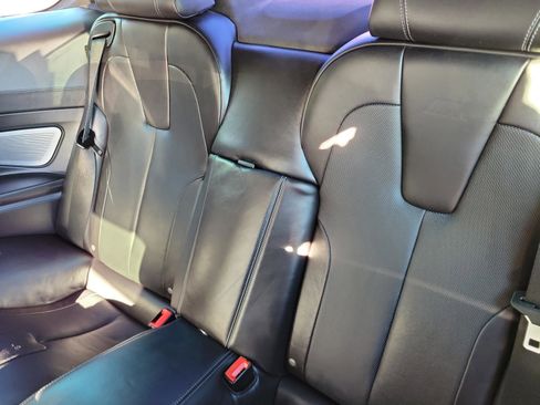 Used 2015 BMW M6 Coupe image 18