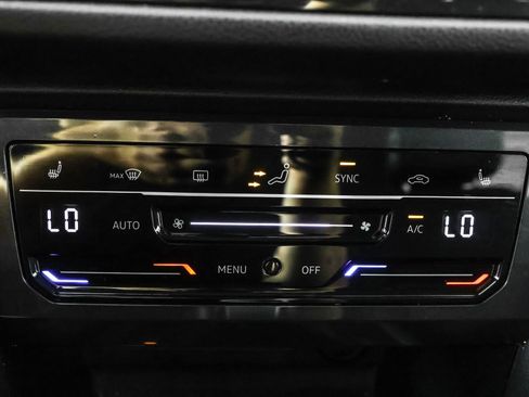 Used 2023 Volkswagen Tiguan SE FWD image 30