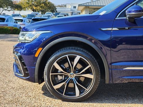 Used 2023 Volkswagen Tiguan SEL R-Line image 9