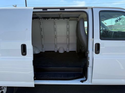 Used 2025 Chevrolet Express 2500 w/ Driver Convenience Package RWD image 11