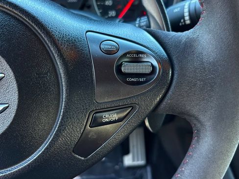 Used 2019 Nissan 370Z NISMO RWD image 17