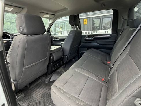 Used 2024 Chevrolet Silverado 2500 LT AWD/4WD image 21
