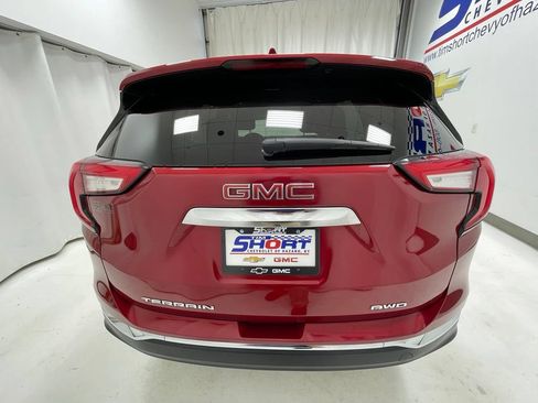 Used 2024 GMC Terrain SLT AWD/4WD image 6